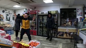 Игра в музыку, самый лучший день,Сиплый зажигалочка, оскорбляющий граммофон,любитель чёрных бананов'