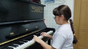 Лебедева Ольга 10 лет  А. Роули  " В стране гномов "