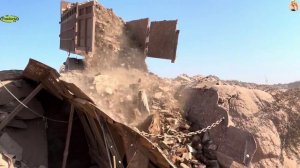 Строительство, дробление щебёнки