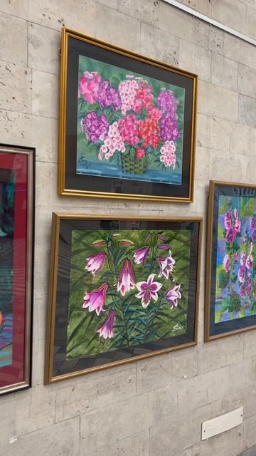 Выставка профессора кафедры дизайна костюма СПбГУПТД  «Декоративные композиции»