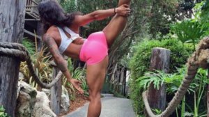 Девушка Строит Хижину Своими Руками! Часть2