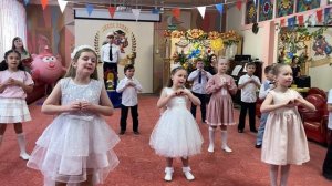 Песня на английском. Группа №6 "Искорки"