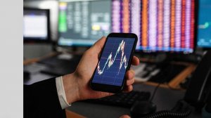 Минфин в марте приостановит операции с валютой и золотом на внутреннем рынке