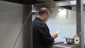 Нелегальные мигранты работали в ресторане индийской кухни на площади Горького