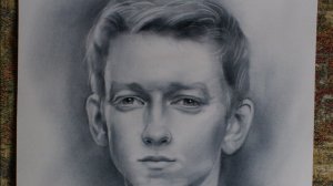 Портрет, август 2011 г. Художник на Арбате рисует моего племянника. По-моему, очень похоже.