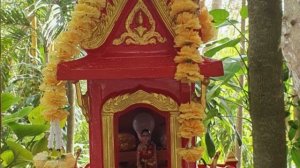 🛕🚨 Тайланд: красные домики — для духов или для людей?