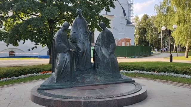 Ярославль. Два храма. Ярославская Троица.