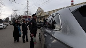 В Армавире в преддверии 8 марта на улицах города дежурят «Цветочный патруль»