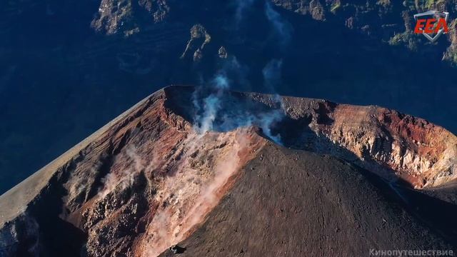 Вулкан Ринджани.