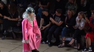 Показ женской коллекции Marc Jacobs весна-лето 2019