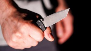 Амурчанин напал на сожителя матери и обвинил в этом выдуманных преступников