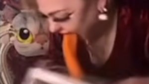 Ирина Костылёва. Не знает уже чем завлечь