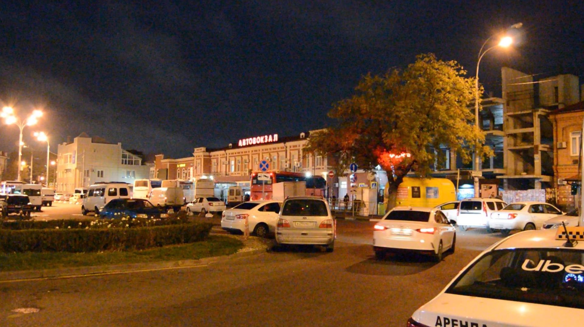 Привокзальная_площадь_станции_Краснодар-1_ранним_утром_20221028