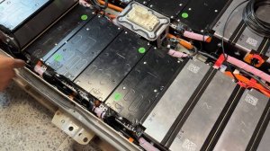 Поменял батарею Ниссан лиф