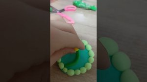 Очень легкая и красивая подделка из воздушного пластилина  на 8 марта. Те комы вы дарите будут рады