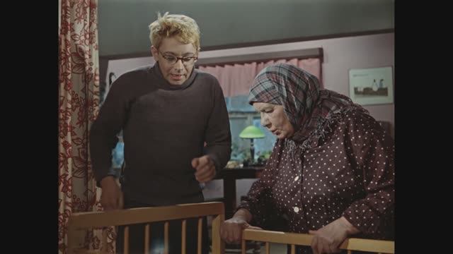 Что у вас произошло? Фрагменты из фильма "Операция «Ы» и другие приключения Шурика". 1965 г.