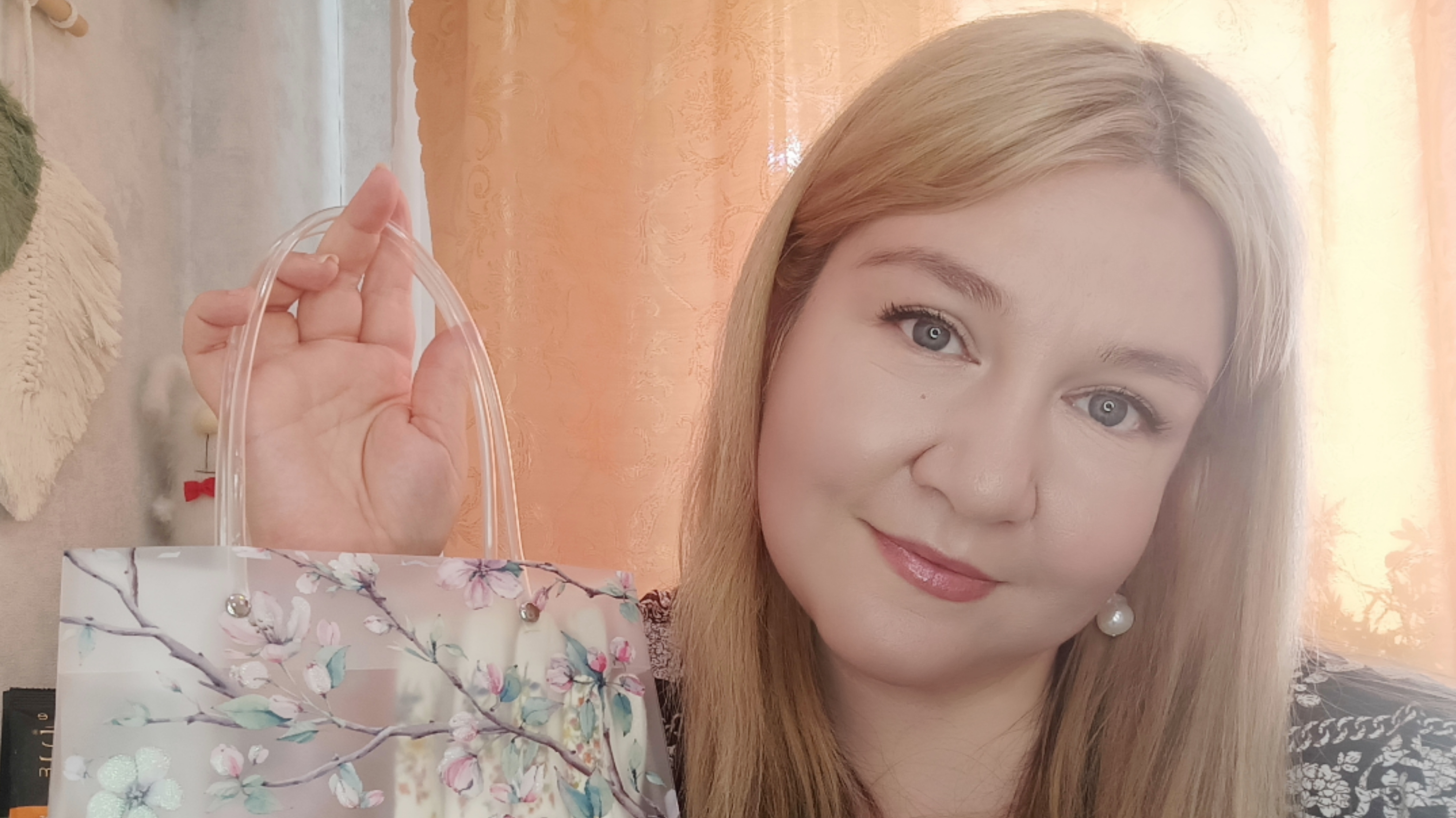 АСМР Собираю подарки на 8 Марта 🌷Шепот