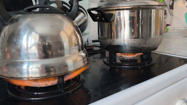 Оранжевый газ