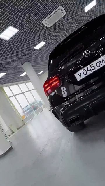 Огненный Mercedes-Benz AMG GLA