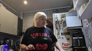 НА ДВОРЕ НОЧЬ А МЫ БУТЕРЫ УПЛЕТАЕМ!