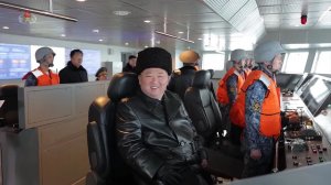 Ким Чен Ын посетил эсминец «Чвэ Хён»