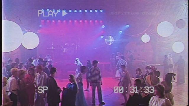 𝚙𝚘𝚟： 𝚒𝚝'𝚜 𝙷𝚊𝚕𝚕𝚘𝚠𝚎𝚎𝚗 𝚒𝚗 𝚝𝚑𝚎 𝟾𝟶𝚜 ⧸⧸ calm vaporwave ~ spooky nostalgic mix-(1080