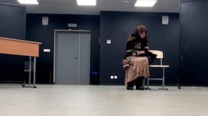 бабка вяжет