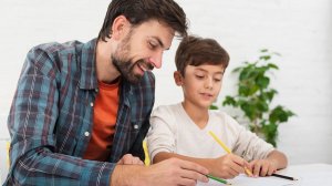 Настоящий отец знает, что дарить любовь важнее, чем дарить деньги и подарки