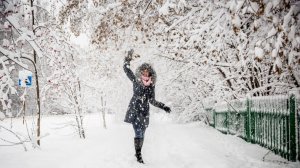 С праздником , ДЕВЧОНОЧКИ  !