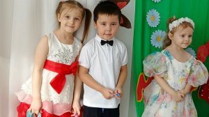 8 марта в детском саду С праздником нас