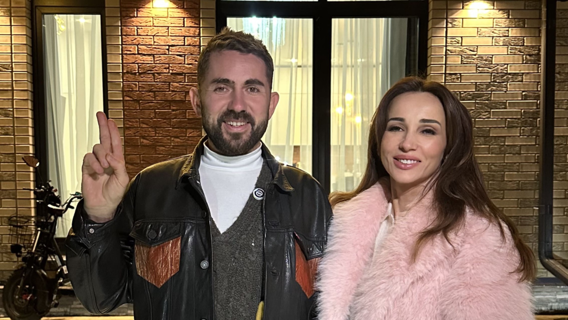 Освещение фасада дома для Анфисы Чеховой