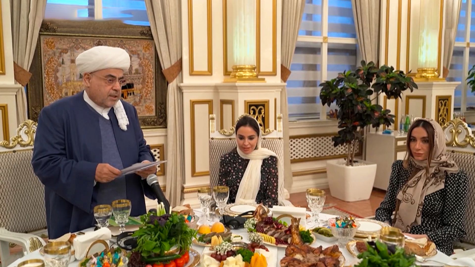 Председатель УМК устроил в своей резиденции ифтар в честь Рамадана