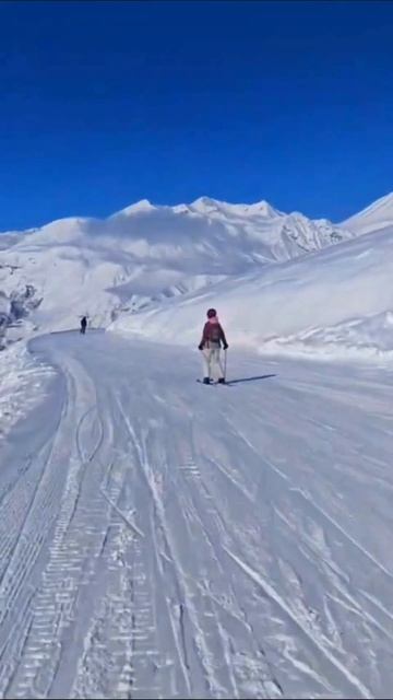 Спуск Елены по трассе Tatra в Гудаури ⛷