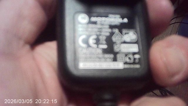 Выпаял из сгоревшей лампочки рабочий светодиод ! Поключил его к питанию 5В.