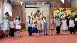 Песня "Поздравляем наших мам!". Группа №6 "Искорки"