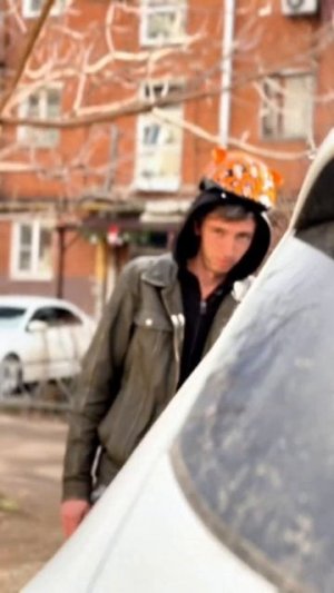 Папа дарит подарки , Вероника и Бетти учиться кататься на роликах