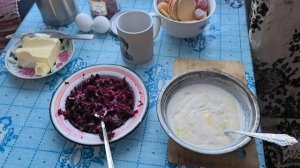 Не могла его поднять.