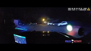 Разъяренный подозреваемый использует угнанный внедорожник как таран против полиции