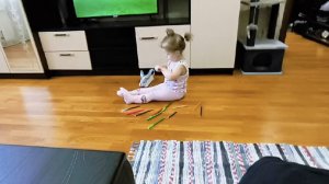 Любашины будни,что вы думали,Леночка на камеру такая добрая,а без,держите её семеро 🤣...