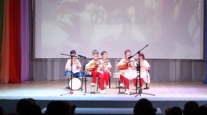 Ансамбль РНИ "Перезвон", "Поросята и серый волк"