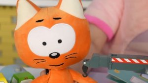 УРА! ПОДАРКИ! Распаковка Синий Трактор - День Рождения Алисы - КуКуPlay