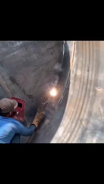 Как изготавливают большие автоцистерны.