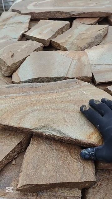 Песчаник жёлтый с разводами для мощения