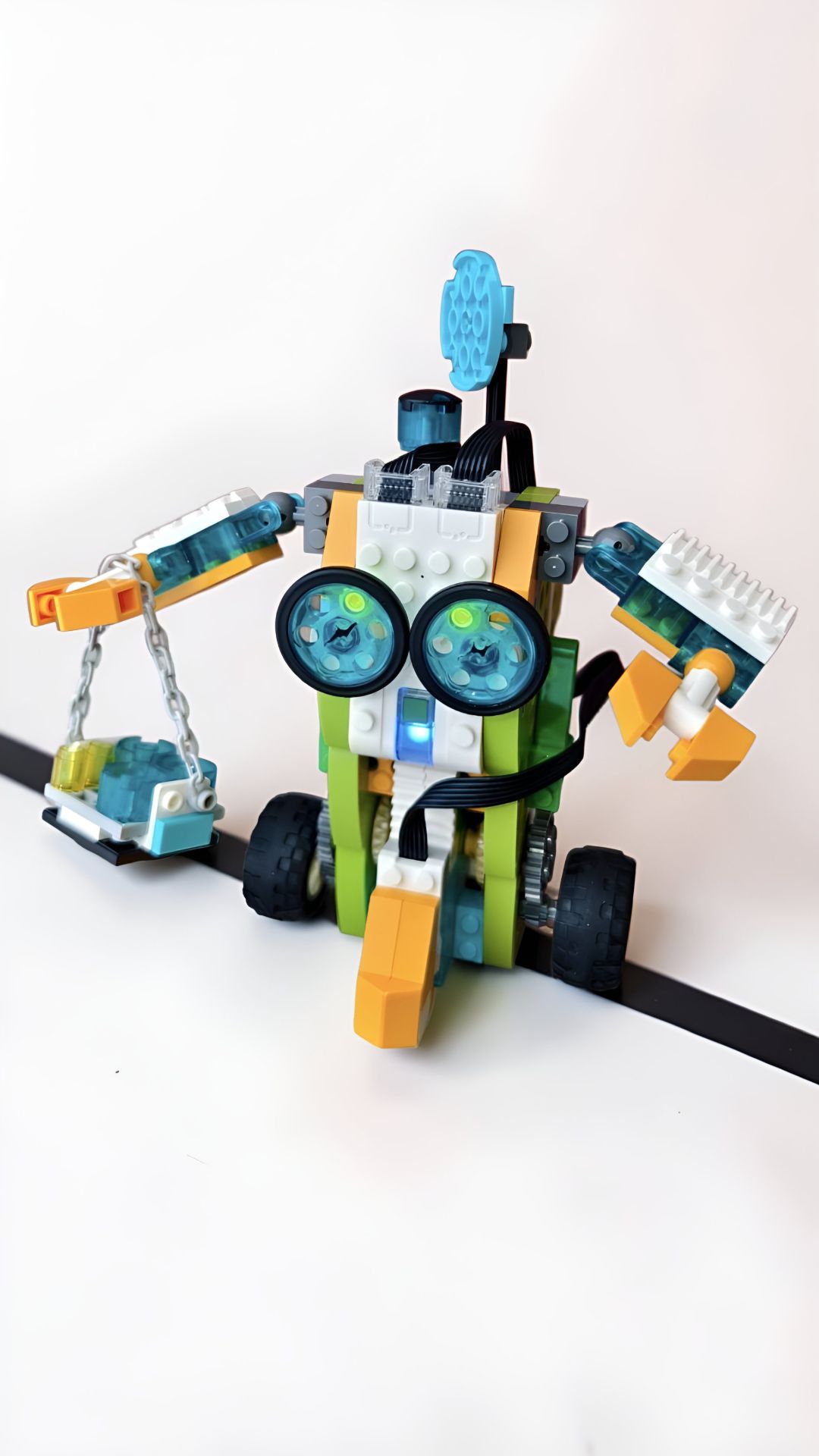 Движение пo линии. Проект Wedo 2.0