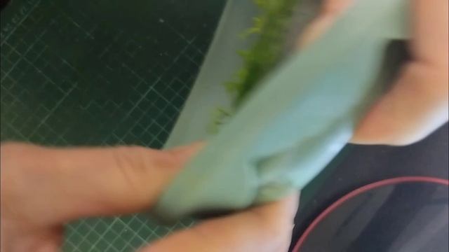 Изготовление декора для столика из эпоксидной смолы.Ракушки, песок, блёстки, мох. Форма для кекса.