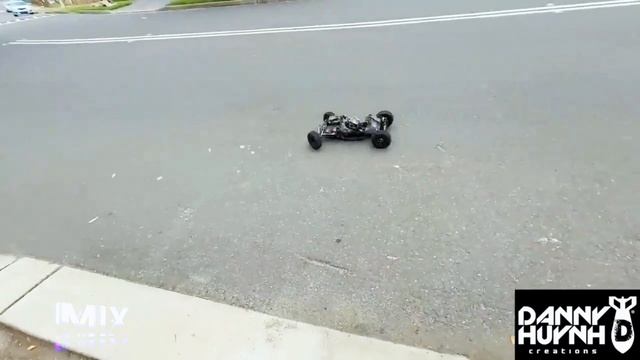 FPV машинка на радиоуправлении с Go Pro и настоящим водителем.