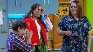 СМЕШНОЙ МОМЕНТ В УРАЛЬКСИХ ПЕЛМЬЕНЯХ ЧАСТЬ 32