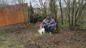 Доделали то, что не успели осенью. Костры. Буся куда-то зовёт. Жизнь на пенсии.