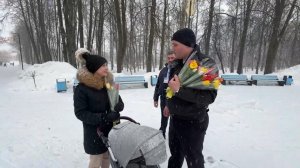 Мытищинские полицейские порадовали жительниц округа