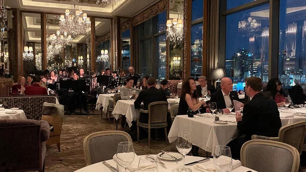 Мадам назначает мне свидание. Это серьёзно...